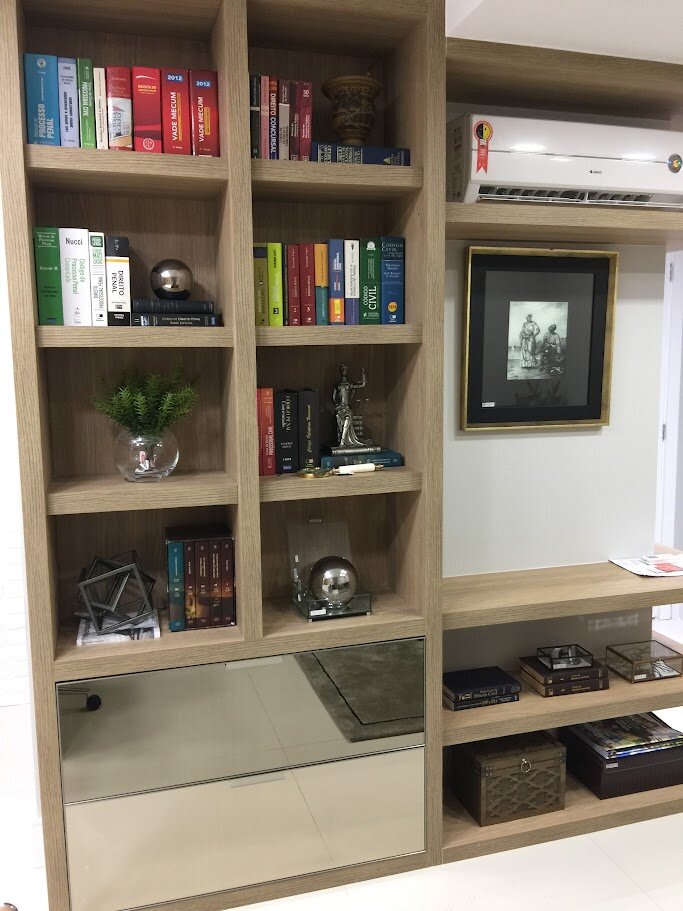 Biblioteca jurídica do escritório